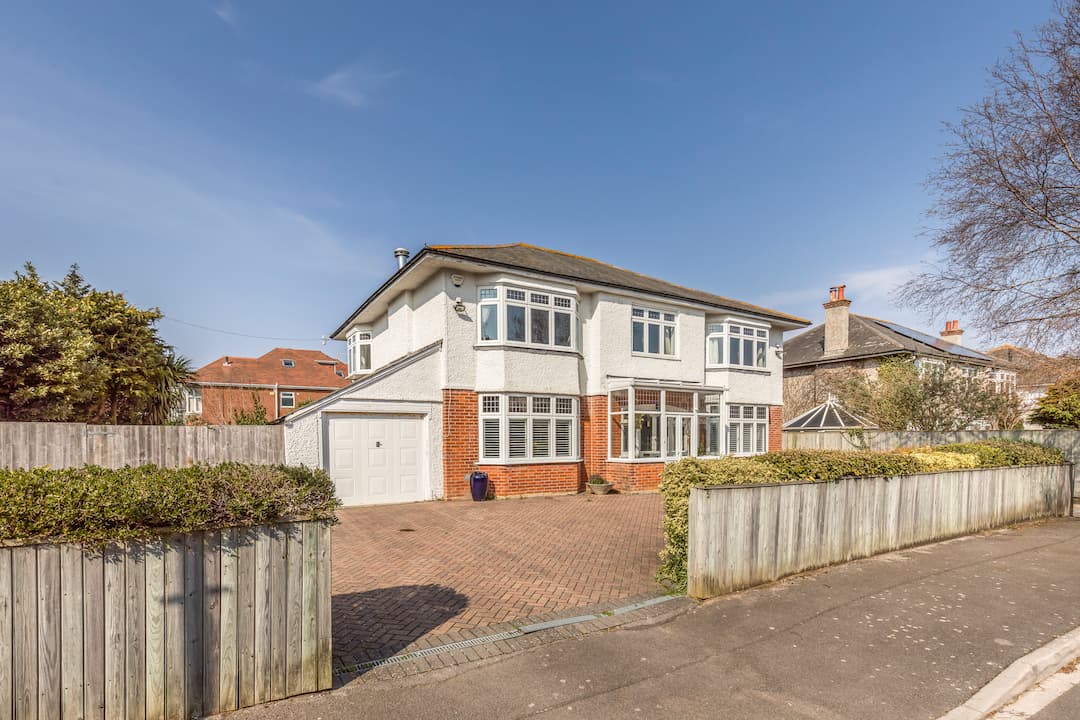 Substantial five bedroom detached house