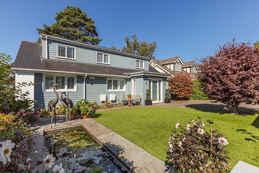 Immaculate Three Bedroom Chalet House