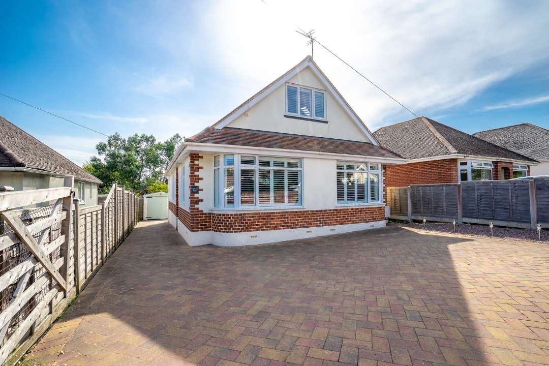 Four Bedroom House With Sea Views