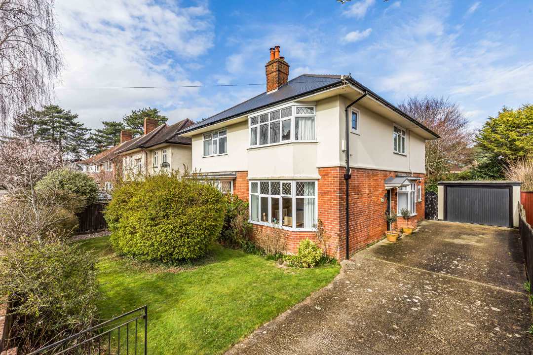 Substantial Four/Five bedroom detached house